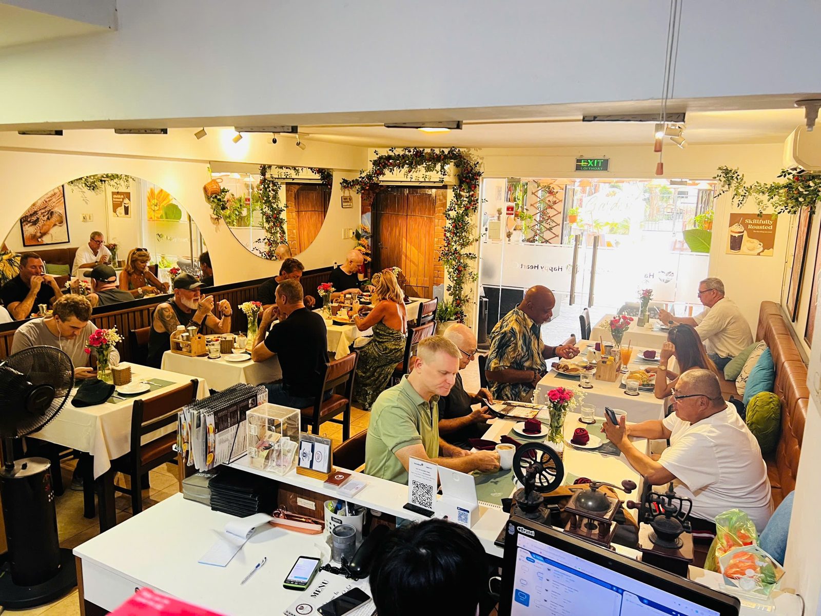 A busy lunchtime dining room